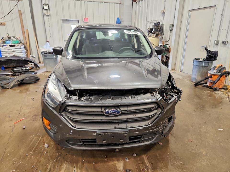 48851376 :رقم المزاد ، 1FMCU0F72HUA99801 vin ، 2017 Ford Escape مزاد بيع
