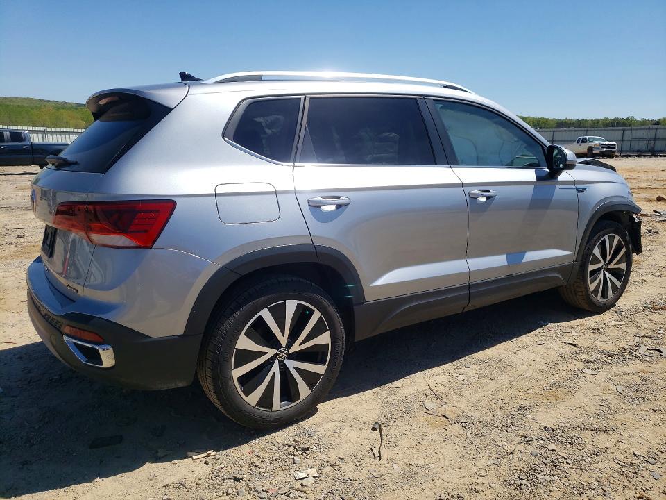 48734286 :رقم المزاد ، 3VVWX7B26NM059654 vin ، 2022 Volkswagen Taos مزاد بيع