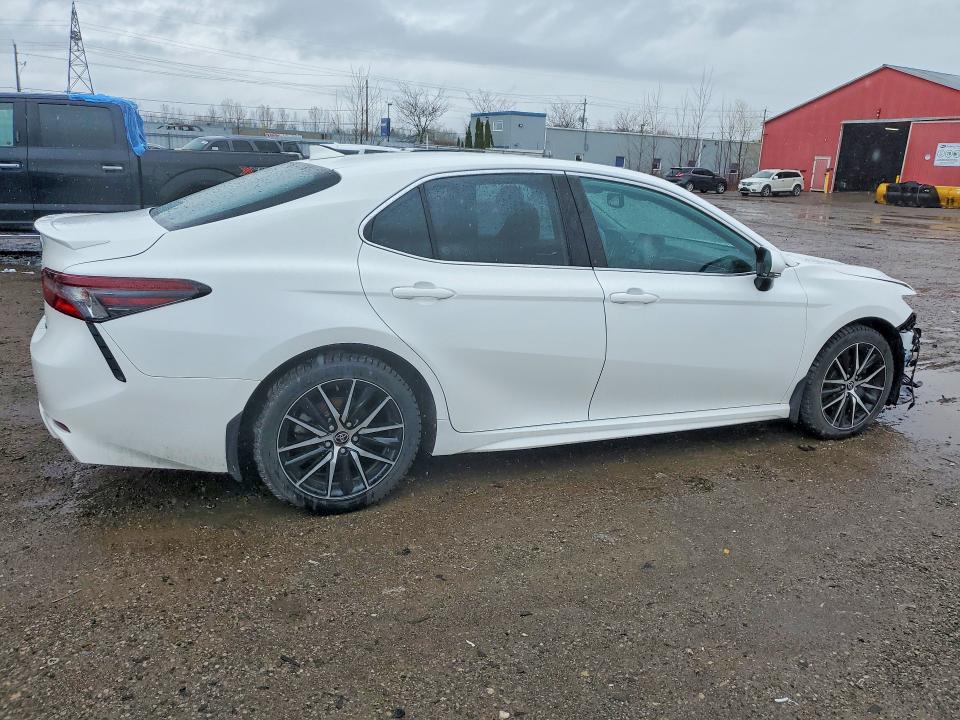 49213826 :رقم المزاد ، 4T1S11AK2NU625975 vin ، 2022 Toyota Camry مزاد بيع