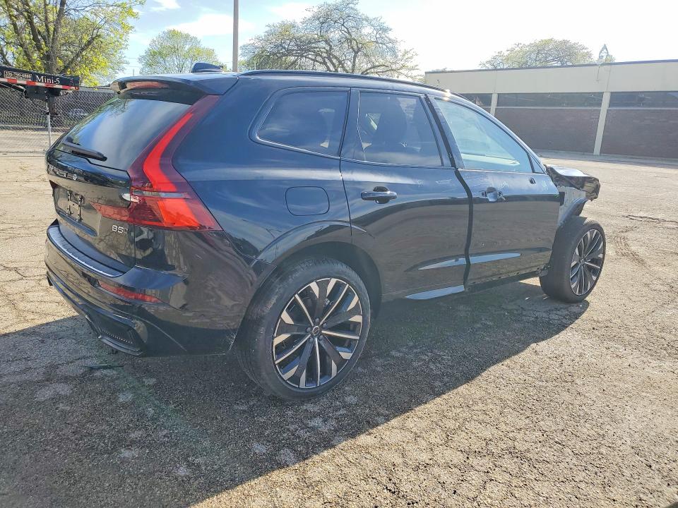 51633906 :رقم المزاد ، YV4M12RM8T1414428 vin ، 2026 Volvo Xc60 مزاد بيع