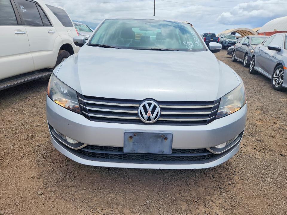 2015 Volkswagen Passat მანქანა იყიდება აუქციონზე, vin: 1VWAT7A37FC119410, აუქციონის ნომერი: 48172286