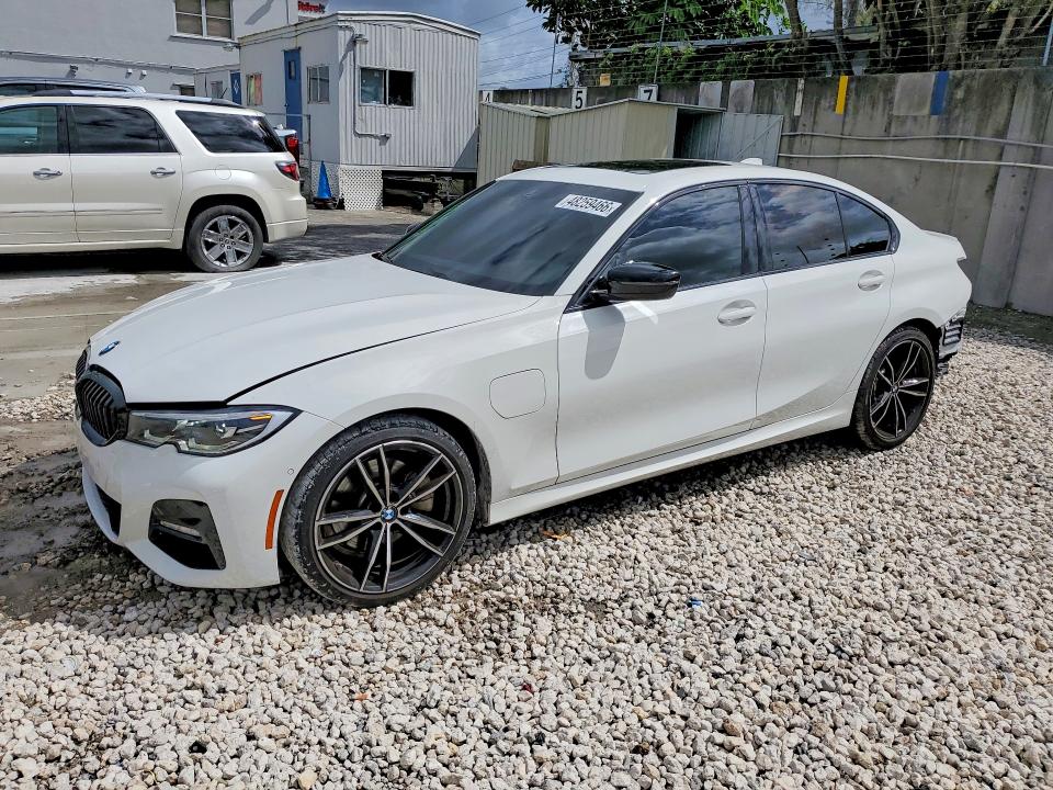 48259466 :رقم المزاد ، 3MW5P7J00M8B89427 vin ، 2021 Bmw 330e مزاد بيع