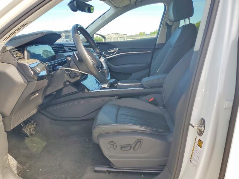 2022 Audi E-tron მანქანა იყიდება აუქციონზე, vin: WA1LAAGE4NB032523, აუქციონის ნომერი: 48898336