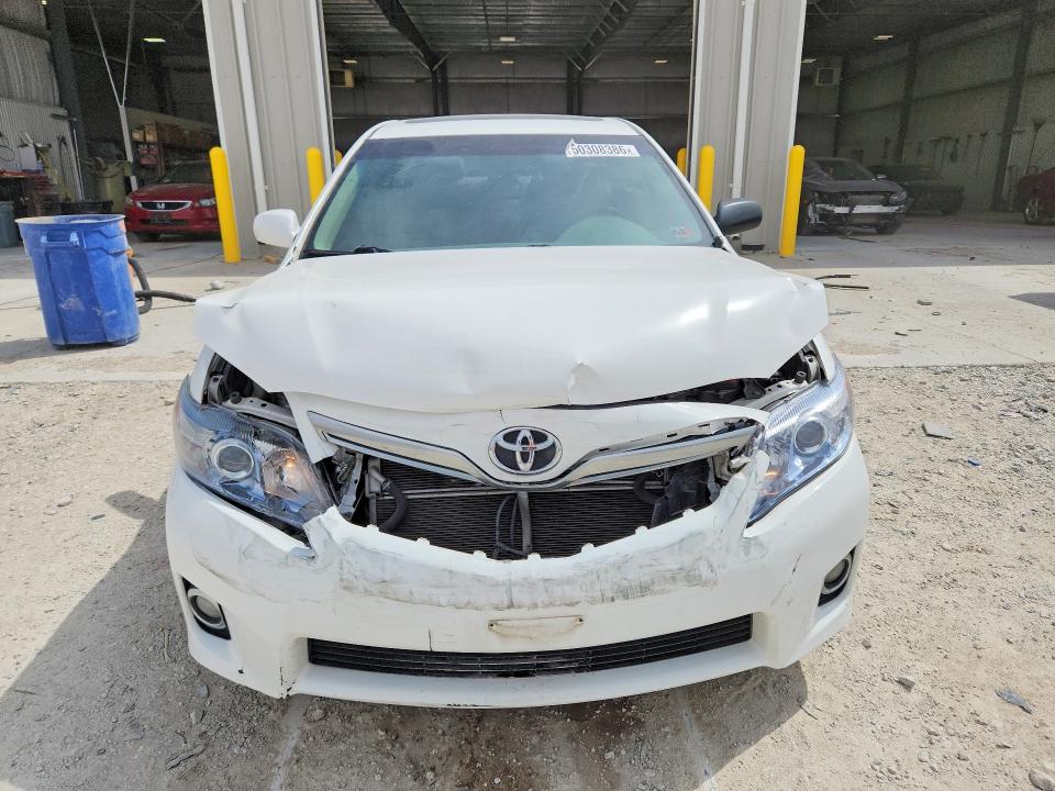 50308386 :رقم المزاد ، 4T1BB3EK4BU130272 vin ، 2011 Toyota Camry مزاد بيع