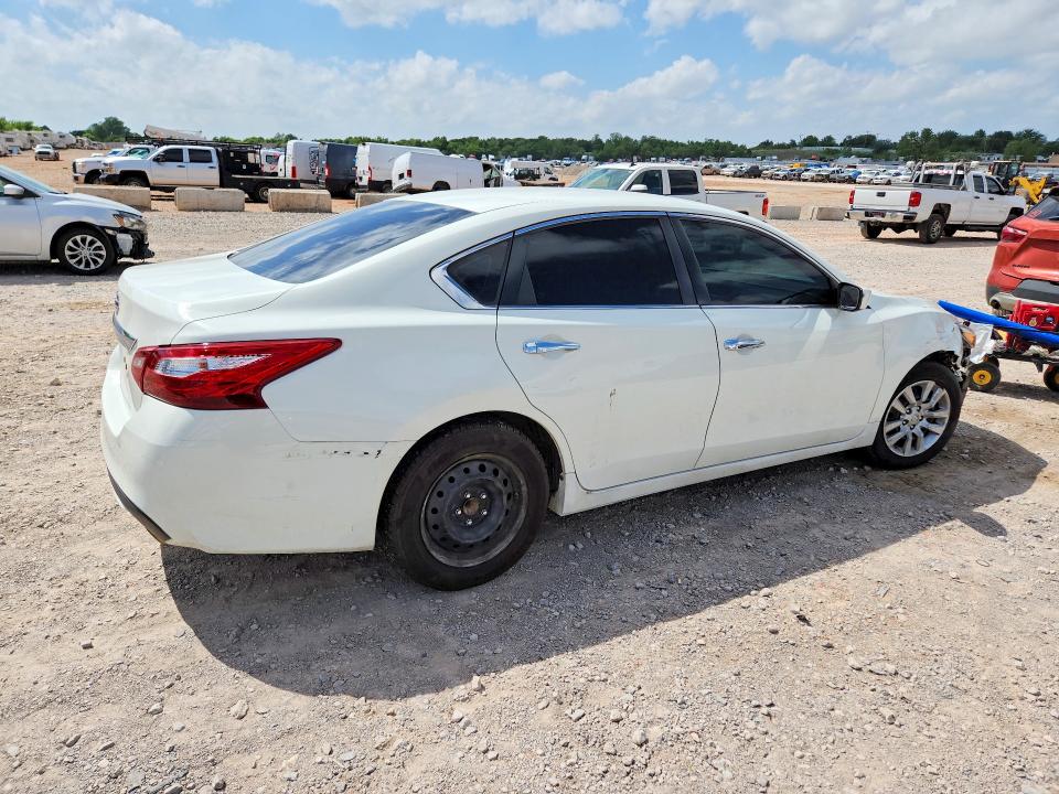 51187786 :رقم المزاد ، 1N4AL3AP3JC116906 vin ، 2018 Nissan Altima مزاد بيع