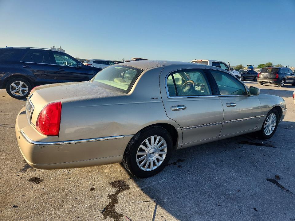 Продаж на аукціоні авто 2004 Lincoln Town Car, vin: 1LNHM83W34Y654225, номер лоту: 49826686
