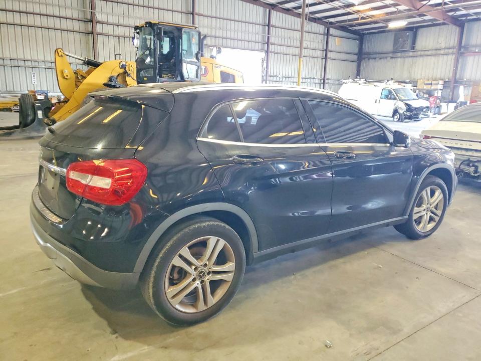 50983396 :رقم المزاد ، WDCTG4EB7JJ404221 vin ، 2018 Mercedes-benz Gla مزاد بيع