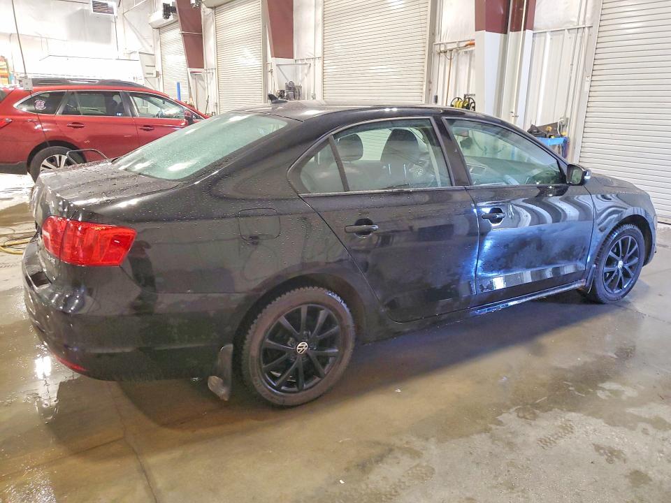49485456 :رقم المزاد ، 3VWDX7AJ7BM388581 vin ، 2011 Volkswagen Jetta مزاد بيع