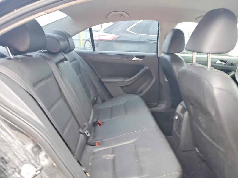 51468066 :رقم المزاد ، 3VWD17AJ1EM381373 vin ، 2014 Volkswagen Jetta مزاد بيع