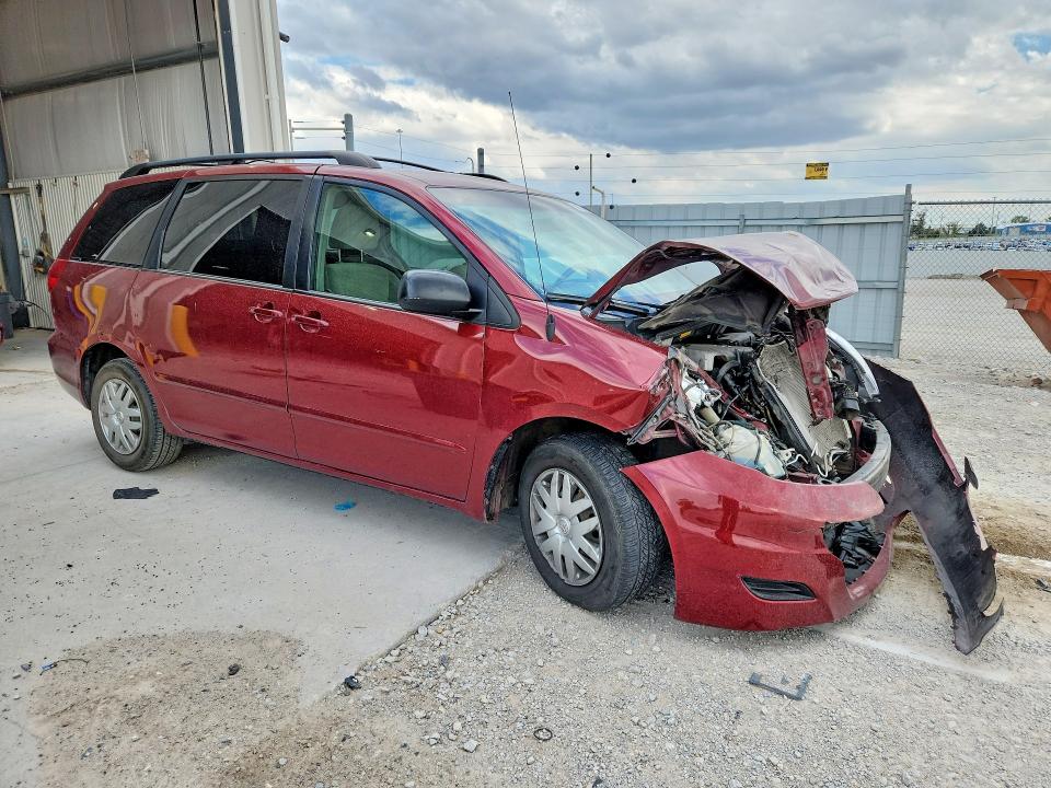 51876086 :رقم المزاد ، 5TDKK4CC7AS331916 vin ، 2010 Toyota Sienna مزاد بيع