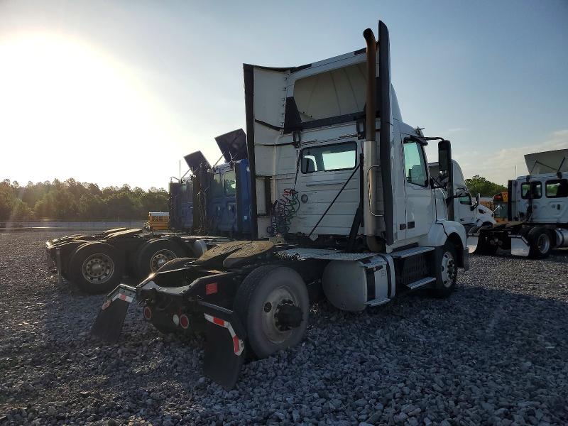 77500065 :رقم المزاد ، 4V4N39TG6HN988141 vin ، 2017 Volvo Vnl مزاد بيع