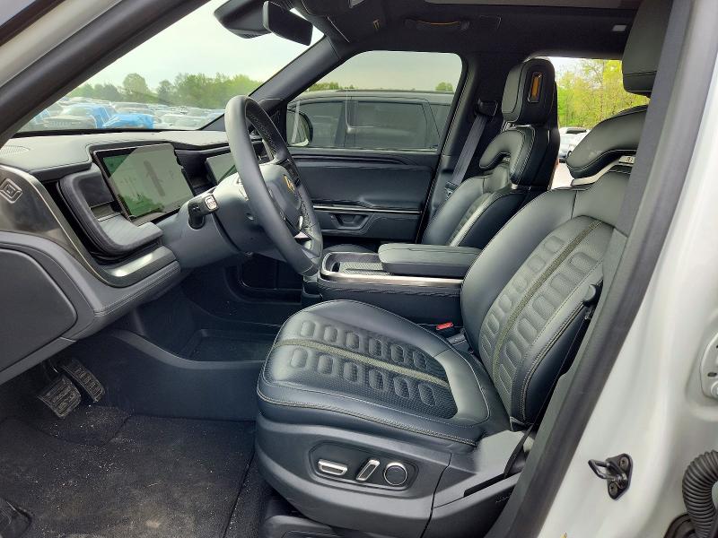 Продажа на аукционе авто 2025 Rivian R1s, vin: 7PDSGBBA2SN055358, номер лота: 49582516