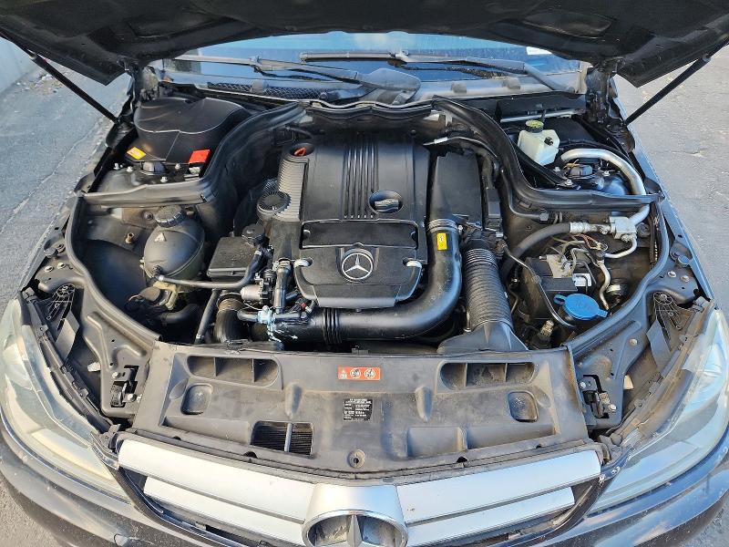 2013 Mercedes-benz C მანქანა იყიდება აუქციონზე, vin: WDDGJ4HB1DG044438, აუქციონის ნომერი: 48459666