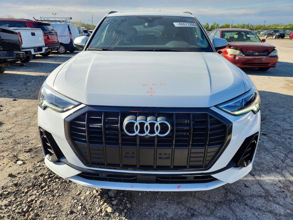 48471266 :رقم المزاد ، WA1EECF36N1135795 vin ، 2022 Audi Q3 مزاد بيع