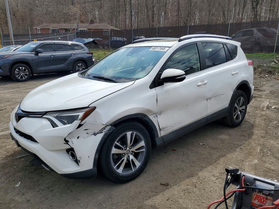 48017466 :رقم المزاد ، JTMRFREV2JJ748081 vin ، 2018 Toyota Rav4 مزاد بيع