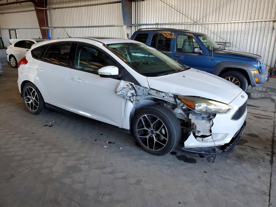 51028146 :رقم المزاد ، 1FADP3M23JL241275 vin ، 2018 Ford Focus مزاد بيع