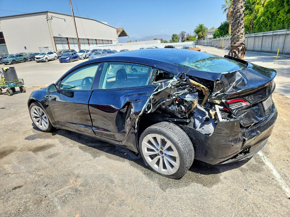 50304576 :رقم المزاد ، 5YJ3E1EA3NF188043 vin ، 2022 Tesla Model 3 مزاد بيع