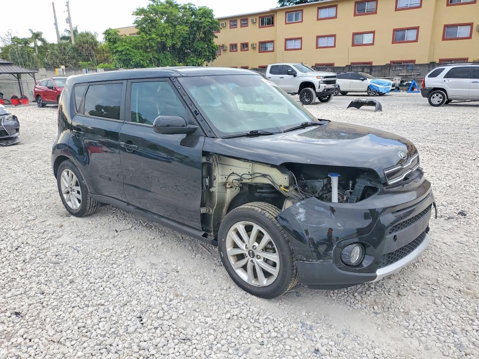Продаж на аукціоні авто 2018 Kia Soul, vin: KNDJP3A52J7515313, номер лоту: 51951726