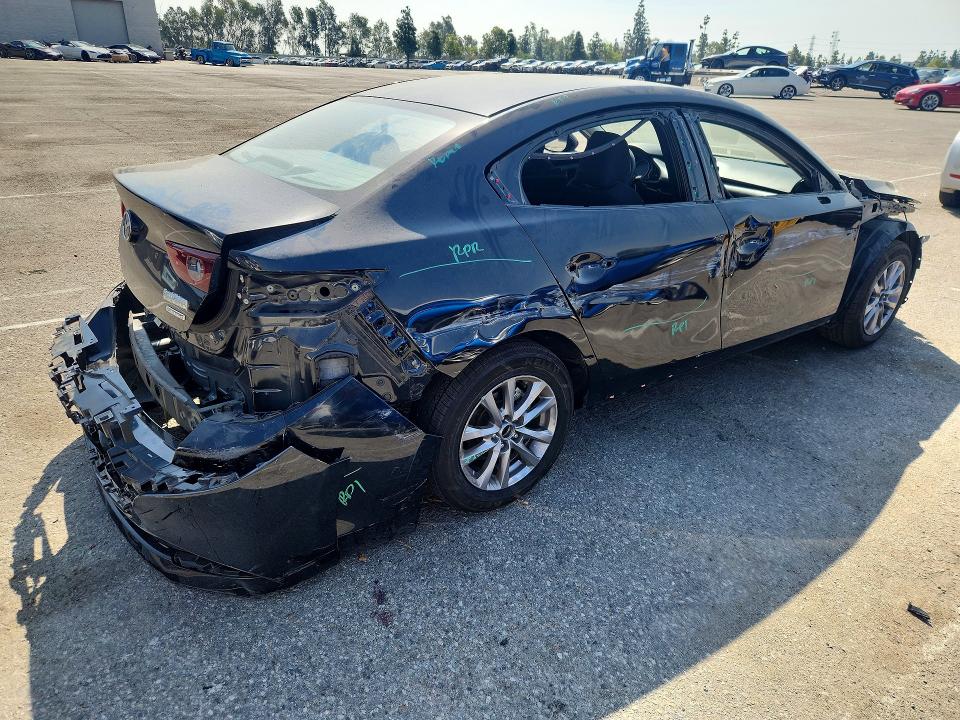 48687966 :رقم المزاد ، JM1BPAA7XN1507379 vin ، 2022 Mazda 3 مزاد بيع
