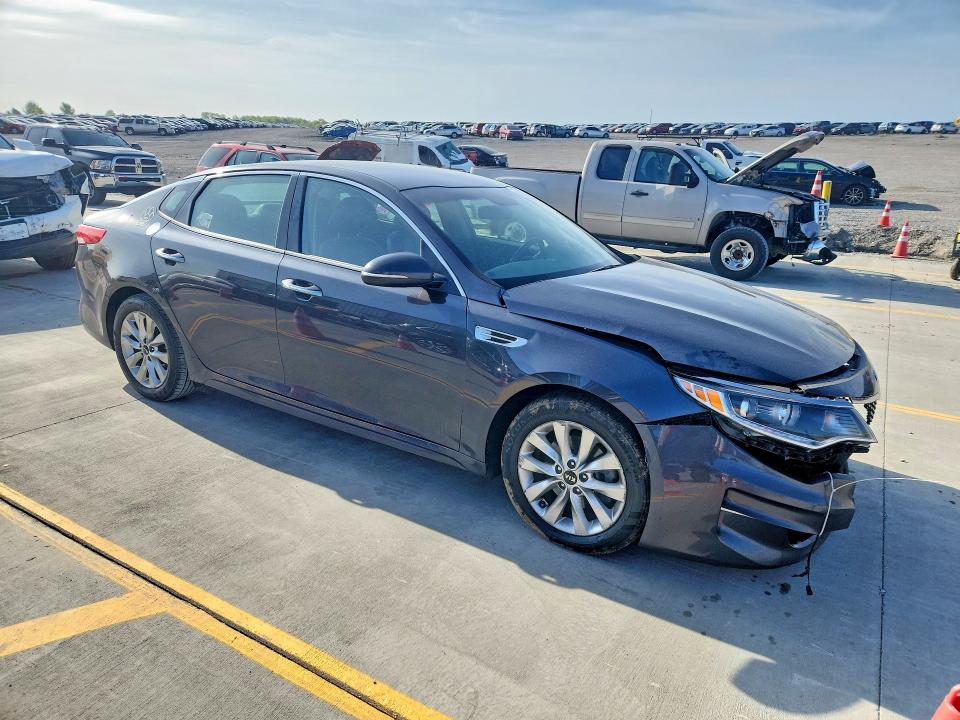 49592906 :رقم المزاد ، 5XXGU4L3XJG215367 vin ، 2018 Kia Optima مزاد بيع