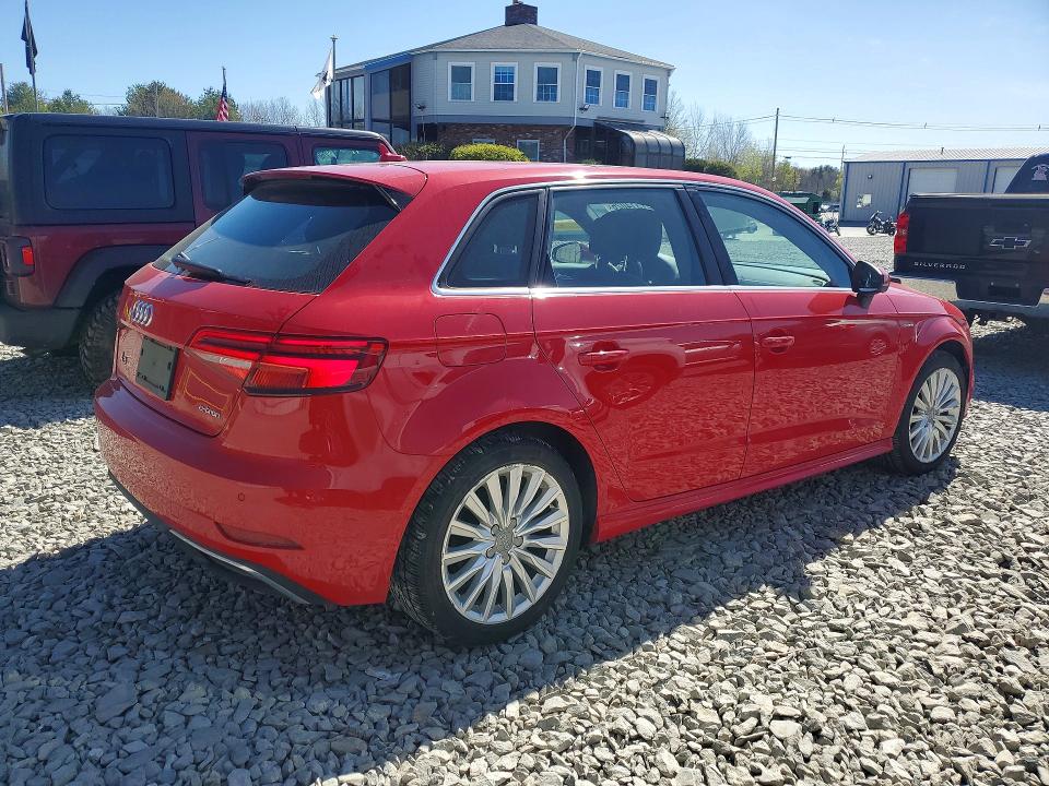 Продаж на аукціоні авто 2017 Audi A3, vin: WAUTPBFF0HA106449, номер лоту: 51314026
