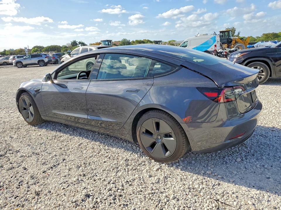49805696 :رقم المزاد ، 5YJ3E1EA5MF016451 vin ، 2021 Tesla Model 3 مزاد بيع
