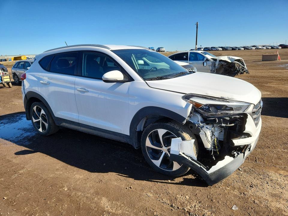 50522216 :رقم المزاد ، KM8J3CA27GU023092 vin ، 2016 Hyundai Tucson مزاد بيع