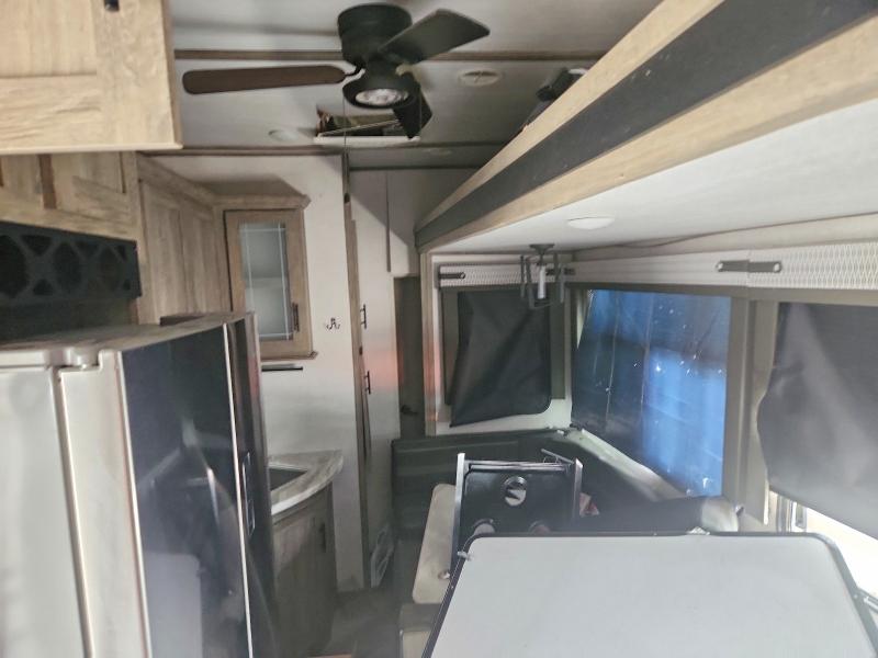 51686336 :رقم المزاد ، 4X4FWBM27LV703550 vin ، 2020 Wildwood Forest Riv مزاد بيع