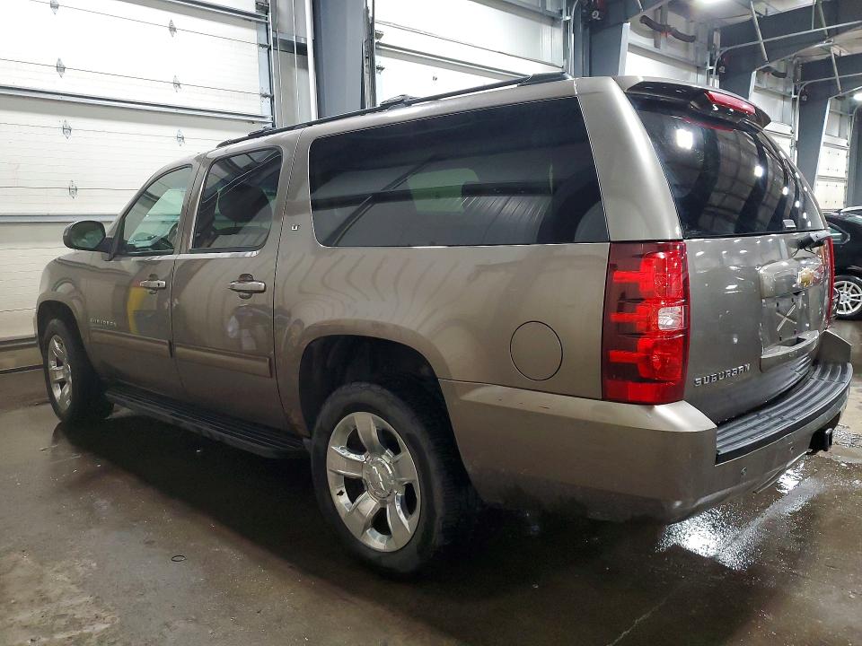 51897696 :رقم المزاد ، 1GNSKJE33BR334511 vin ، 2011 Chevrolet Suburban مزاد بيع