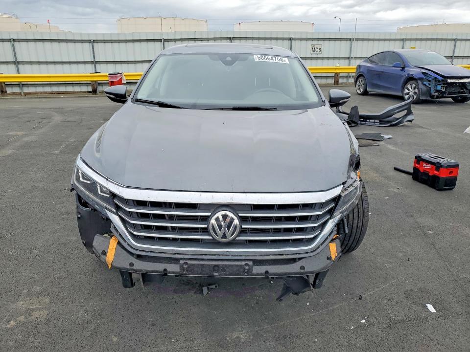 50664766 :رقم المزاد ، 1VWSA7A33MC015813 vin ، 2021 Volkswagen Passat مزاد بيع