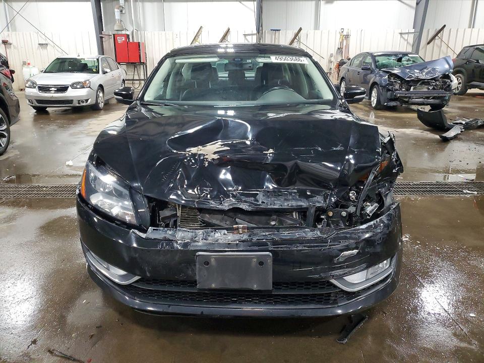 49503686 :رقم المزاد ، 1VWCV7A3XFC033351 vin ، 2015 Volkswagen Passat مزاد بيع