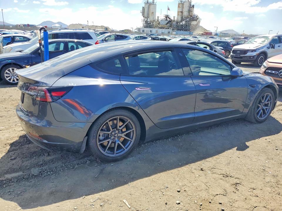 49828786 :رقم المزاد ، 5YJ3E1EA4MF867513 vin ، 2021 Tesla Model 3 مزاد بيع