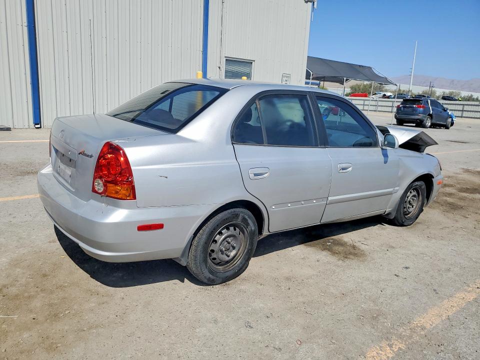 50641316 :رقم المزاد ، KMHCG45CX5U625326 vin ، 2005 Hyundai Accent مزاد بيع