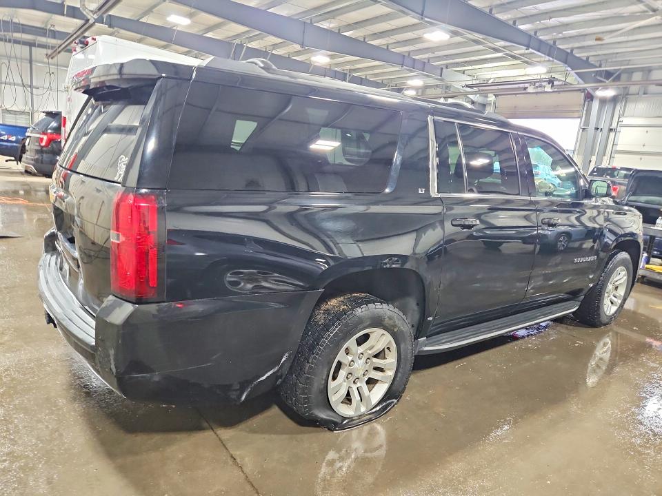 2017 Chevrolet Suburban მანქანა იყიდება აუქციონზე, vin: 1GNSKHKC3HR165953, აუქციონის ნომერი: 50142906