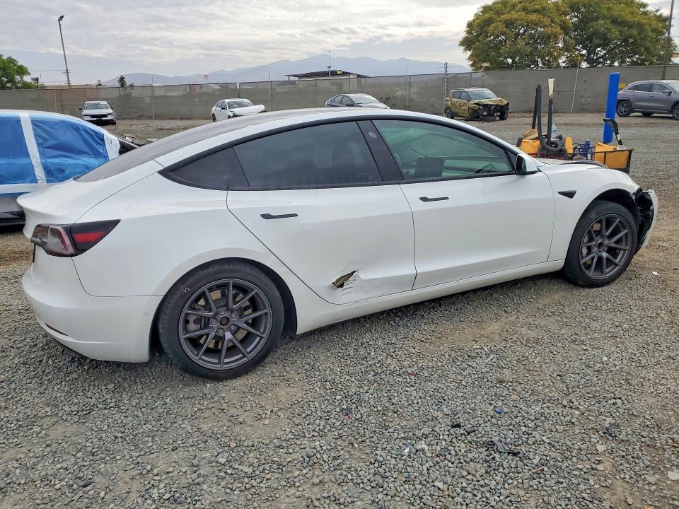 Продажа на аукционе авто 2021 Tesla Model 3, vin: 5YJ3E1EAXMF067685, номер лота: 51857776
