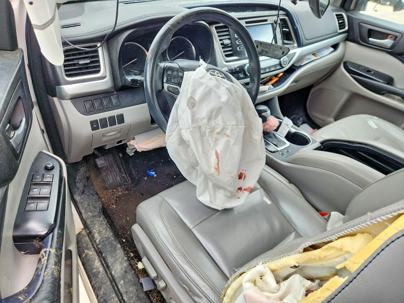 48474576 :رقم المزاد ، 5TDJKRFH8FS211338 vin ، 2015 Toyota Highlander مزاد بيع