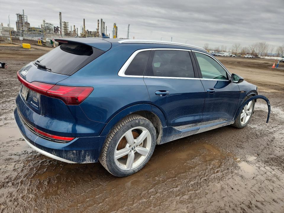 48667986 :رقم المزاد ، WA1AAAGE6KB011756 vin ، 2019 Audi E-tron مزاد بيع