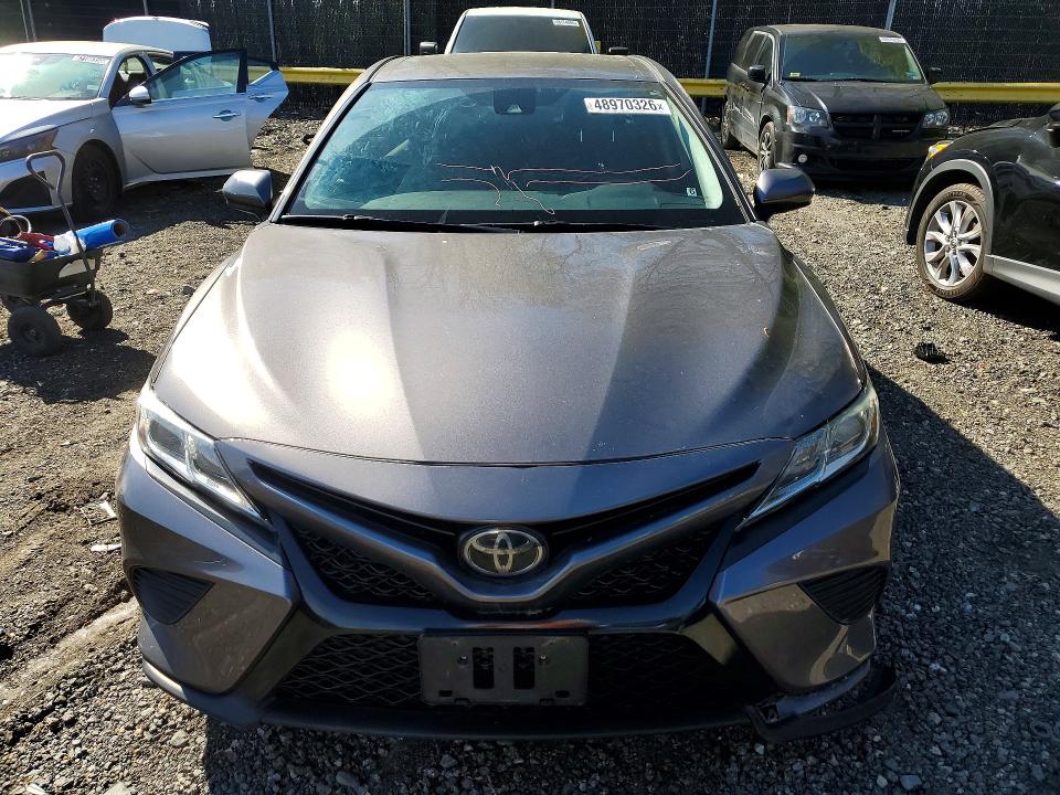 48970326 :رقم المزاد ، 4T1B11HK4KU766628 vin ، 2019 Toyota Camry مزاد بيع