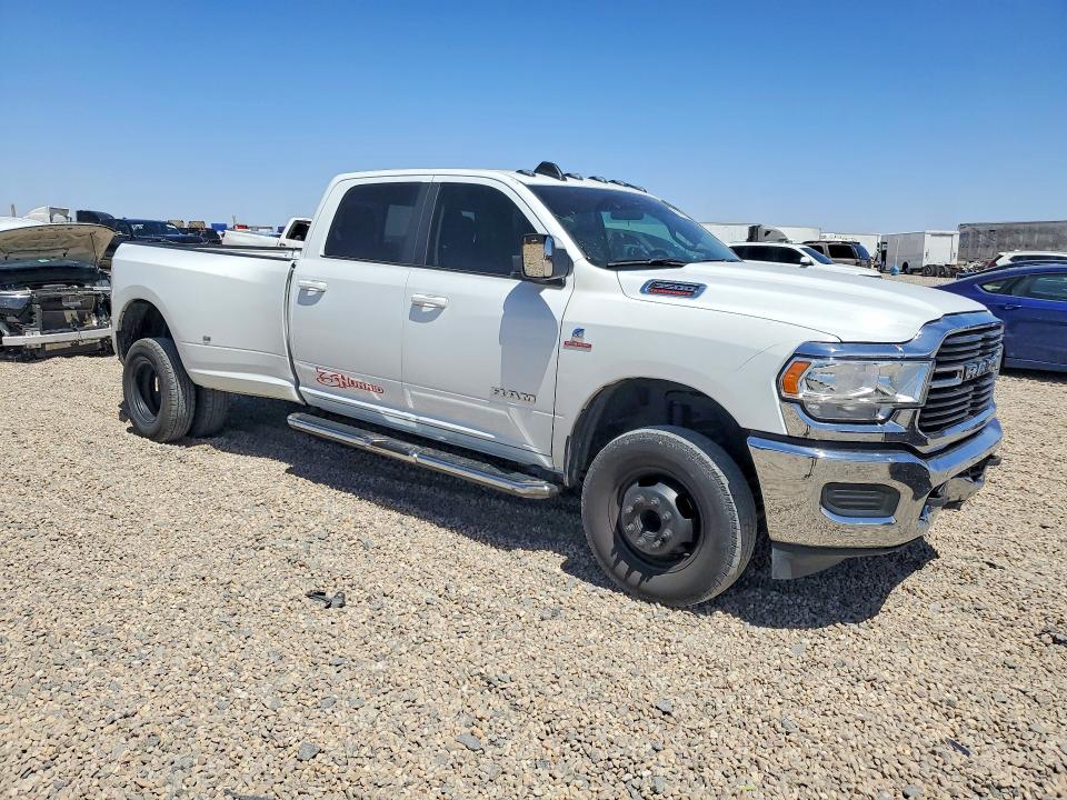 50742996 :رقم المزاد ، 3C63RRGLXNG415344 vin ، 2022 Ram 3500 مزاد بيع