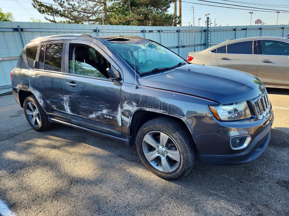 50318996 :رقم المزاد ، 1C4NJDEB6GD598814 vin ، 2016 Jeep Compass مزاد بيع