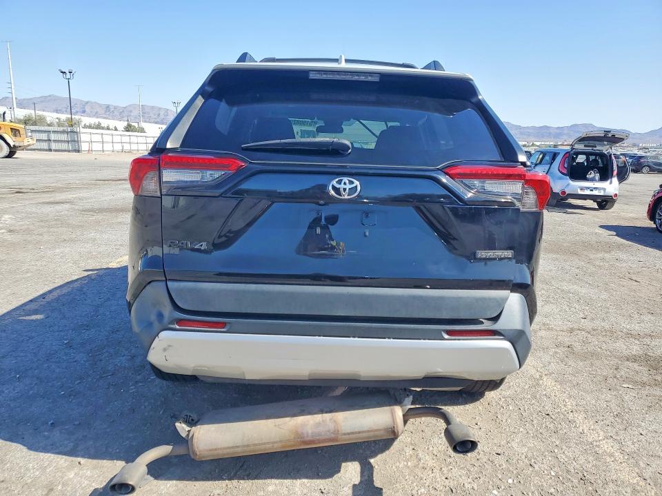 2019 Toyota Rav4 მანქანა იყიდება აუქციონზე, vin: 2T3J1RFV8KC013393, აუქციონის ნომერი: 51508206