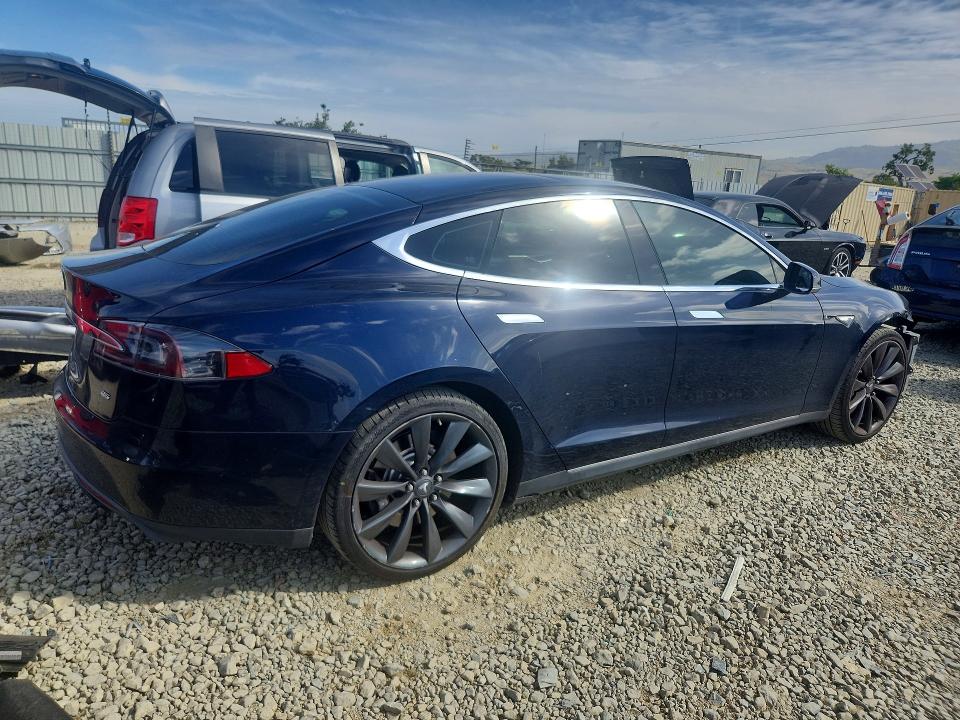 2013 Tesla Model S მანქანა იყიდება აუქციონზე, vin: 5YJSA1CN9DFP20021, აუქციონის ნომერი: 51028626