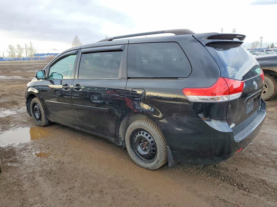49763246 :رقم المزاد ، 5TDJK3DC2ES089515 vin ، 2014 Toyota Sienna مزاد بيع