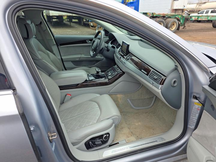 Продажа на аукционе авто 2017 Audi A8, vin: WAUK3AFD2HN009732, номер лота: 52004956