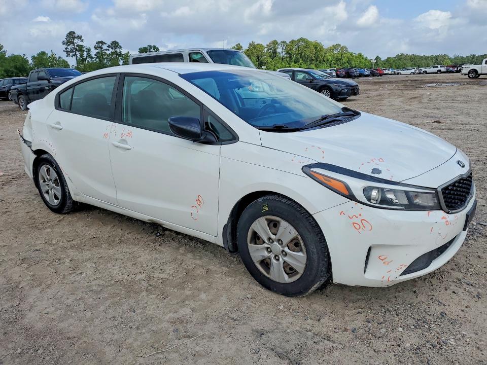 2017 Kia Forte მანქანა იყიდება აუქციონზე, vin: 3KPFK4A75HE015281, აუქციონის ნომერი: 48799626