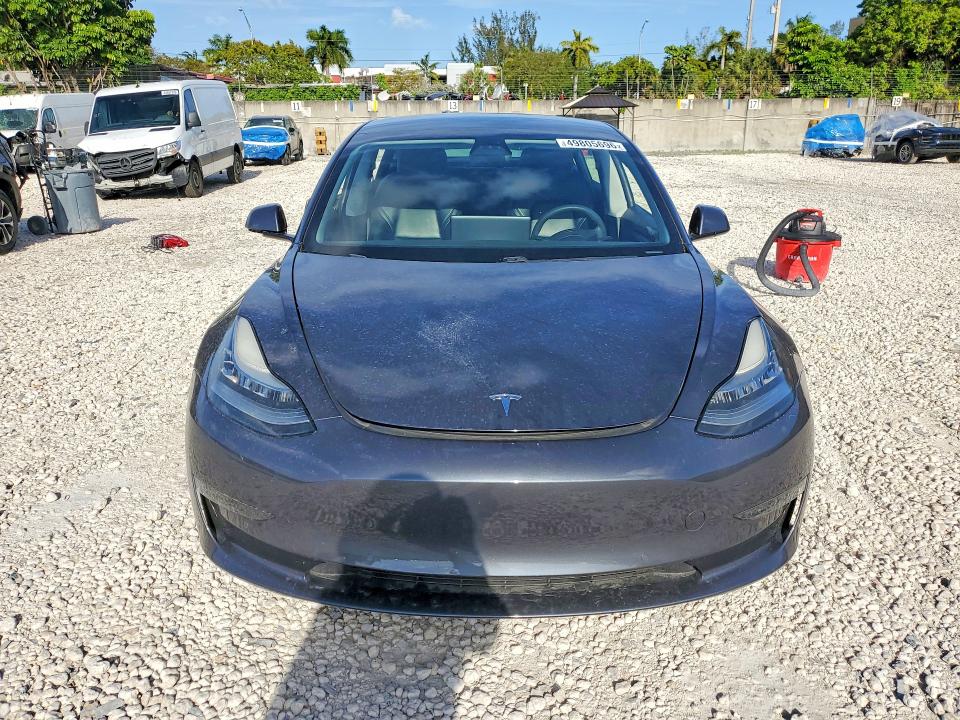 49805696 :رقم المزاد ، 5YJ3E1EA5MF016451 vin ، 2021 Tesla Model 3 مزاد بيع