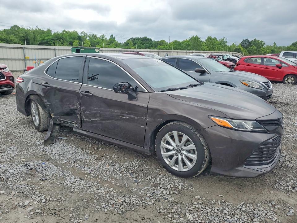 2018 Toyota Camry მანქანა იყიდება აუქციონზე, vin: 4T1B11HKXJU650798, აუქციონის ნომერი: 57714706