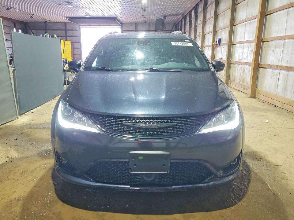 50712656 :رقم المزاد ، 2C4RC1GG8KR597611 vin ، 2019 Chrysler Pacifica مزاد بيع
