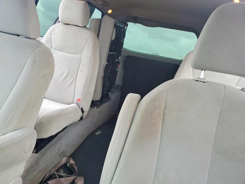 2011 Toyota Sienna მანქანა იყიდება აუქციონზე, vin: 5TDZK3DC4BS025040, აუქციონის ნომერი: 48214066