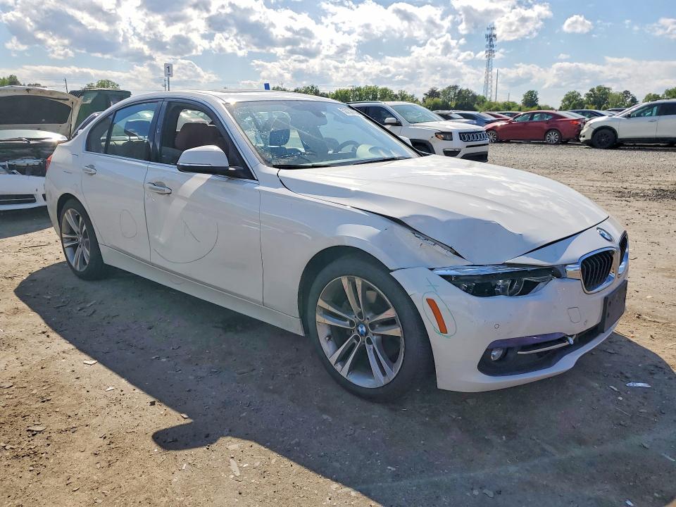 50138686 :رقم المزاد ، WBA8D9G34HNU62052 vin ، 2017 Bmw 330 مزاد بيع